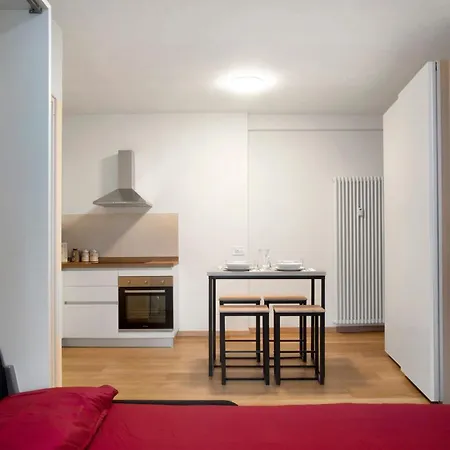 Hosting Studio - 4 *